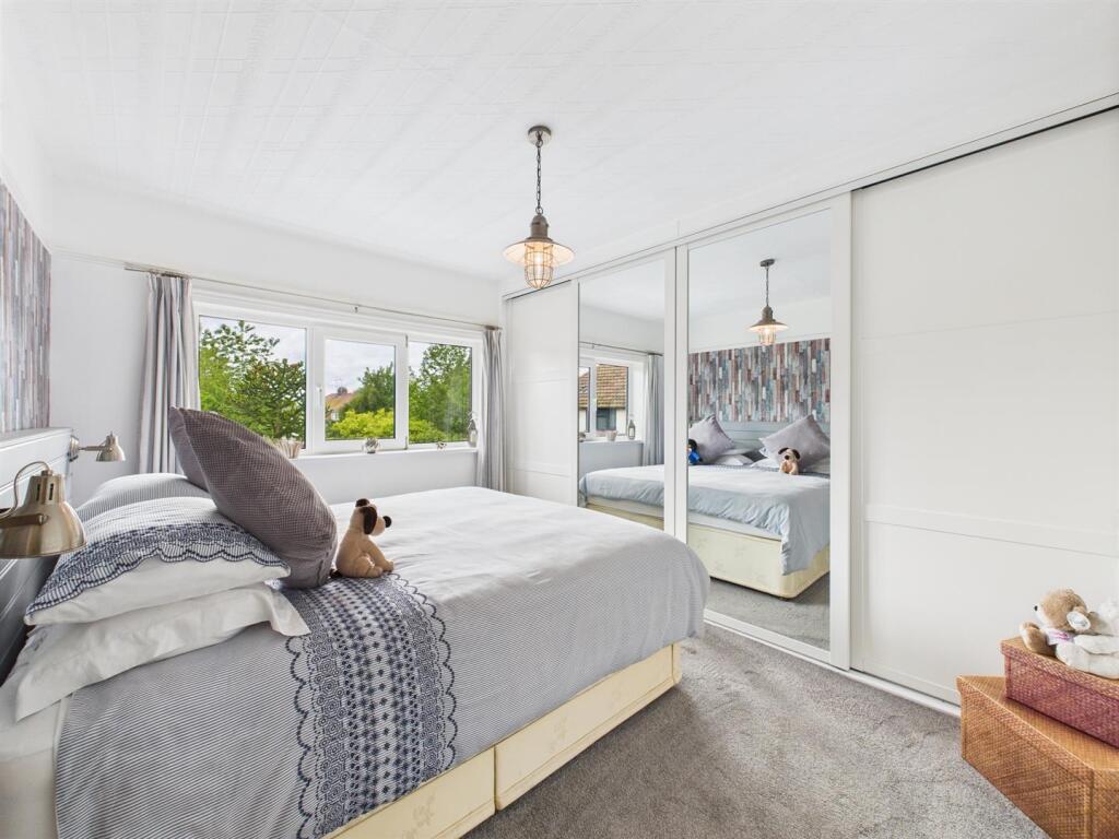 Bedroom: