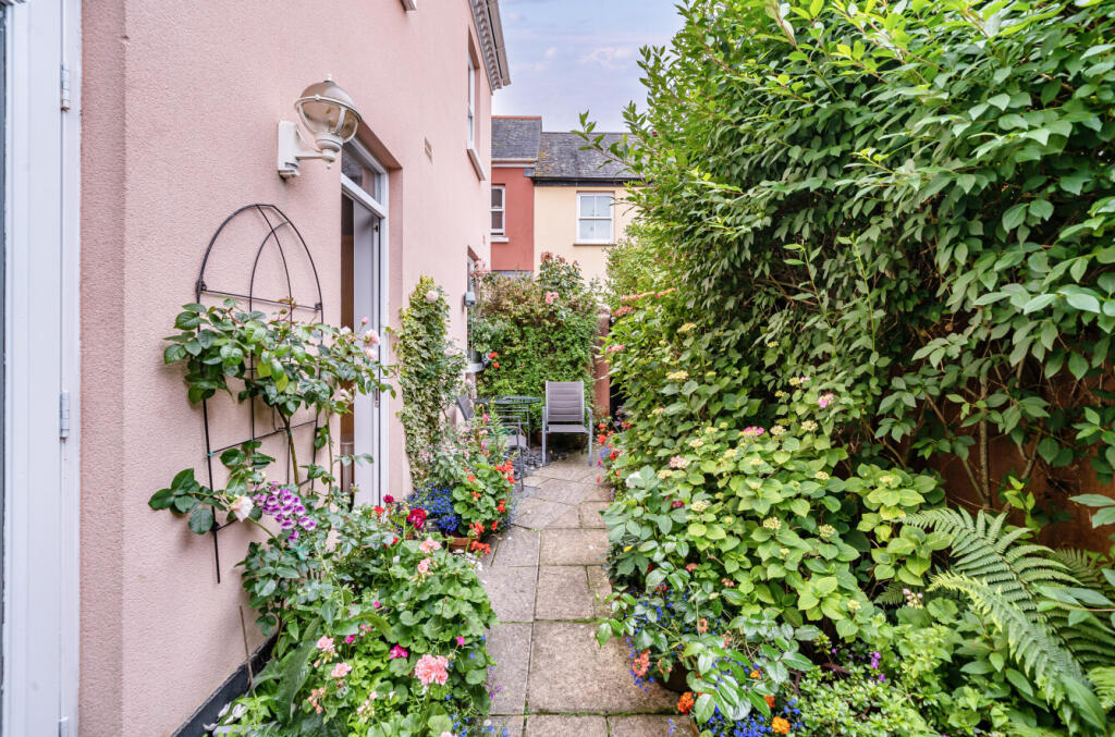 1305894-51-684c1d...