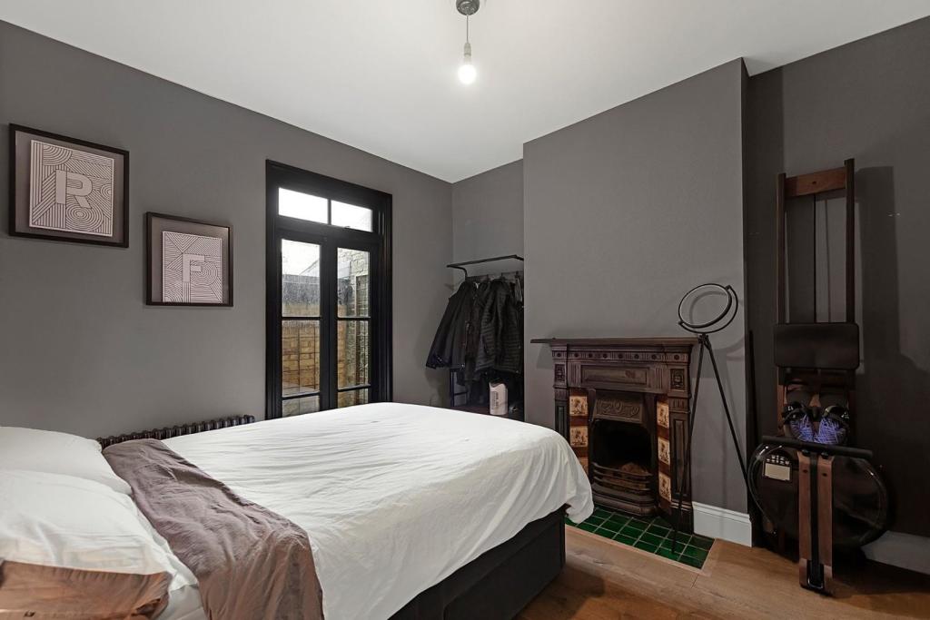 Bedroom (2).jpg