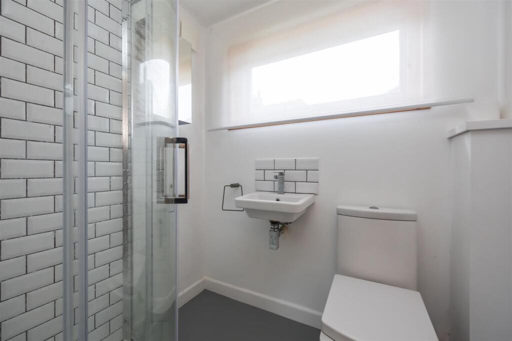 En suite in Outbuilding