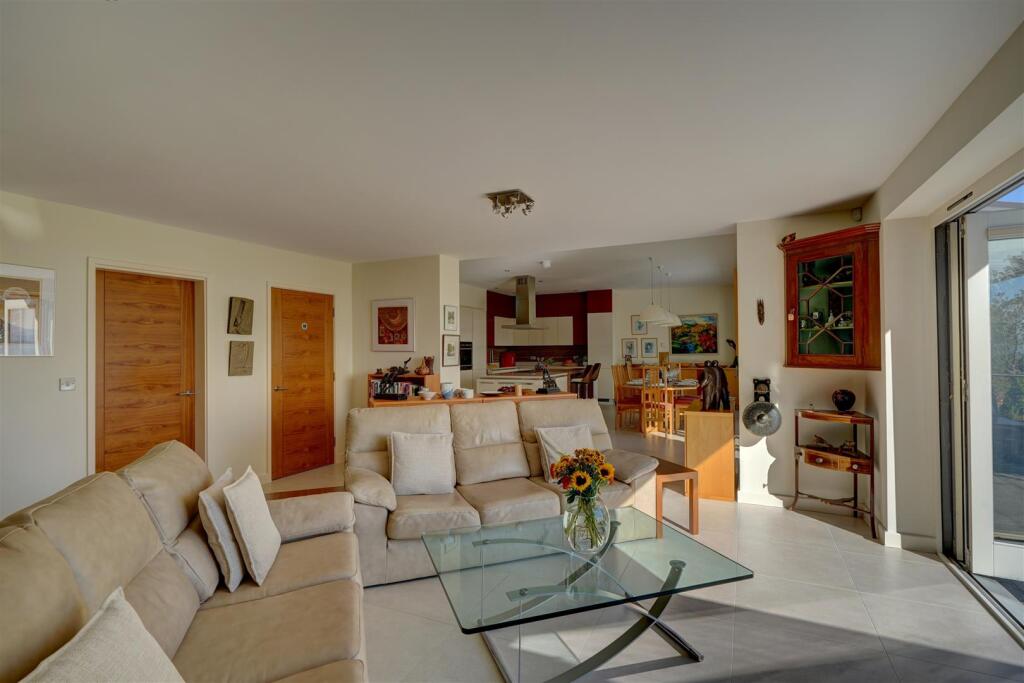 48a Worcester Rd (30).jpg