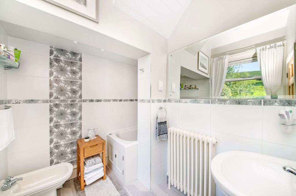 GROUND FLOOR BATHROOM