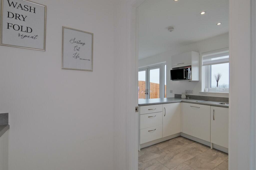 016-31 Ardencraig Terrace, Glasgow, G45 9BJ.jpg