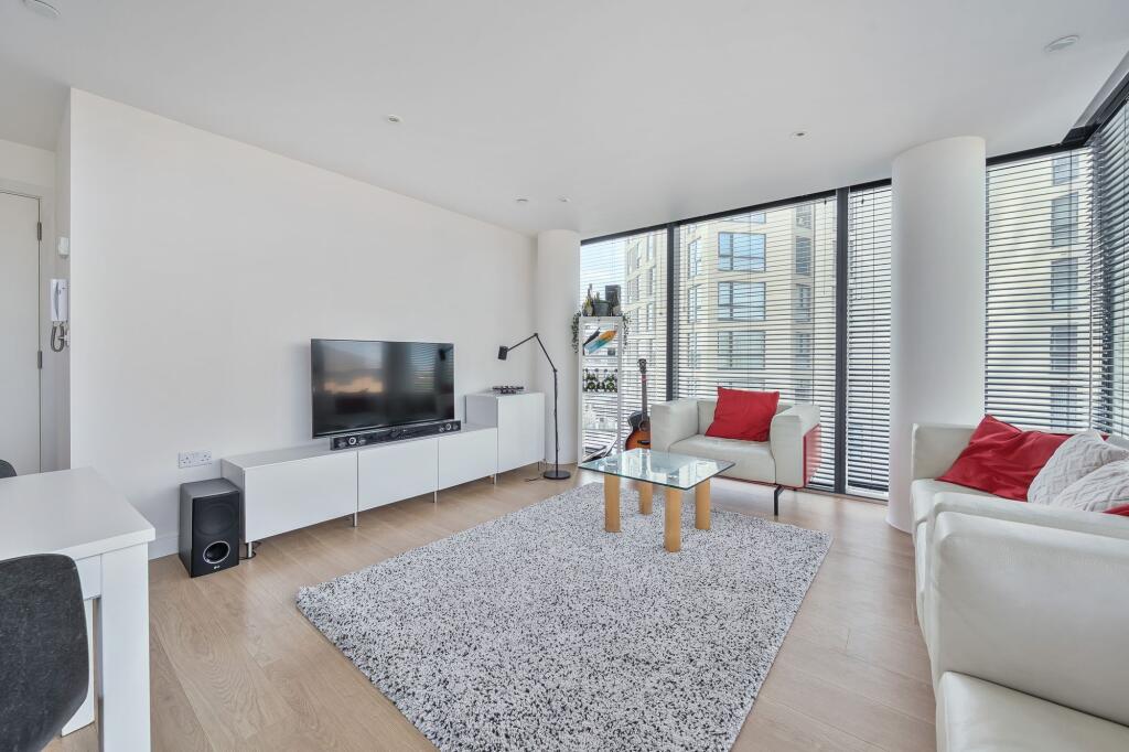 Kitchen / Lounge