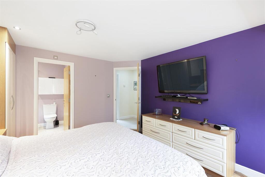 3 Haven Close ph30.jpg