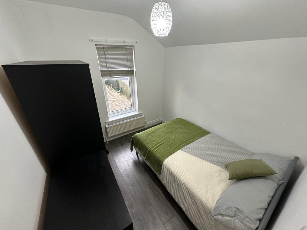 Room 5 Mere Road 1.jpg