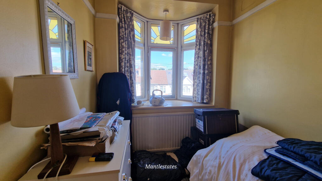 FRONT BEDROOM