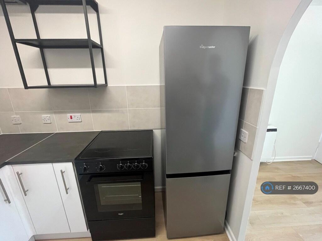 Fridge-Freezer &amp; Cooker