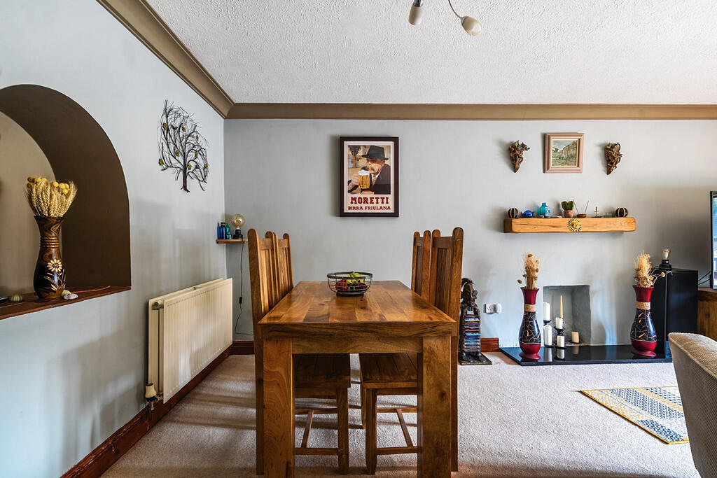 Living/Dining Roo...