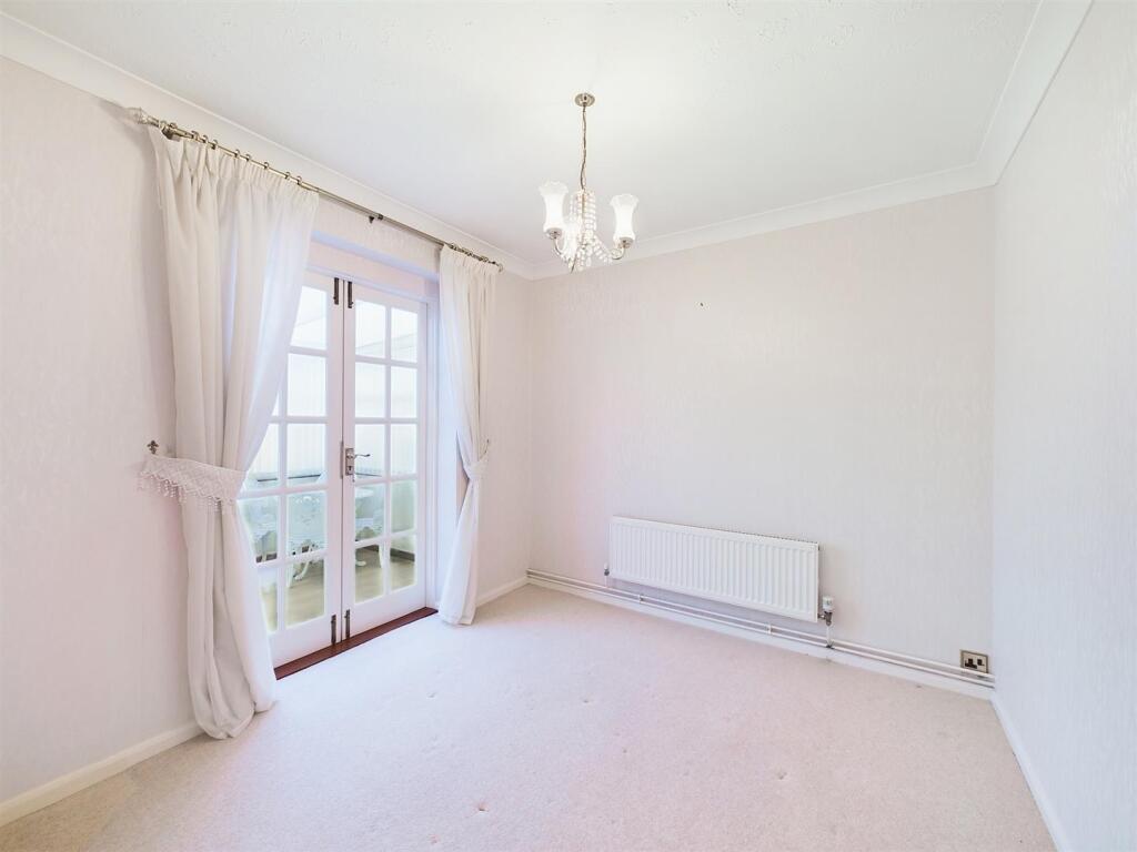 Bedroom 3/Dining Room