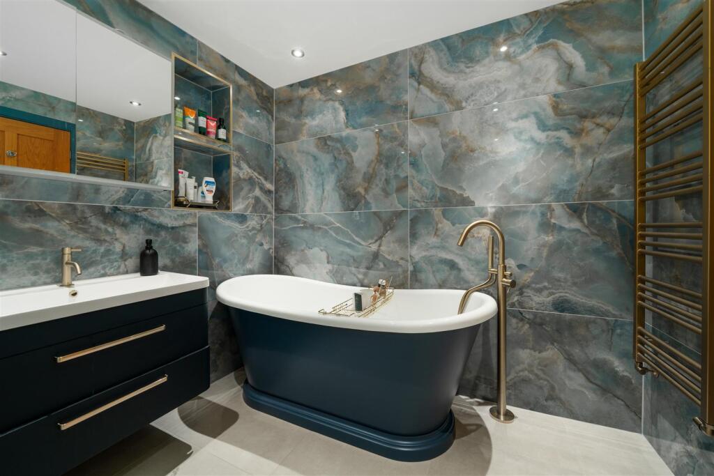 Bathroom-3.jpg