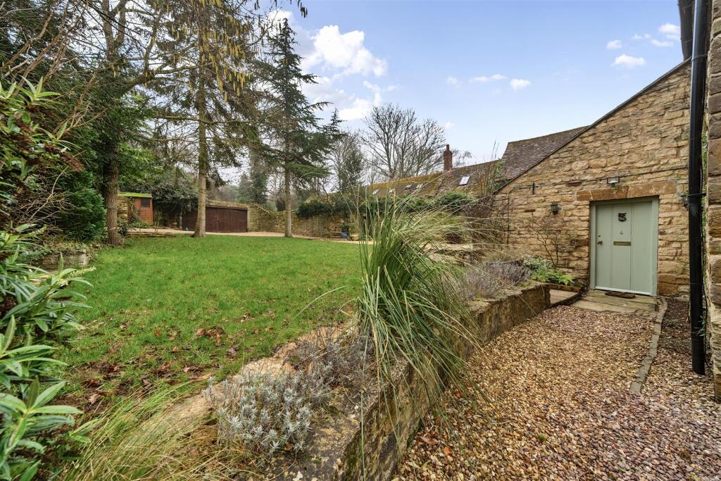 Cliff Hill Farm, 4 Northampton Road, Blisworth (14