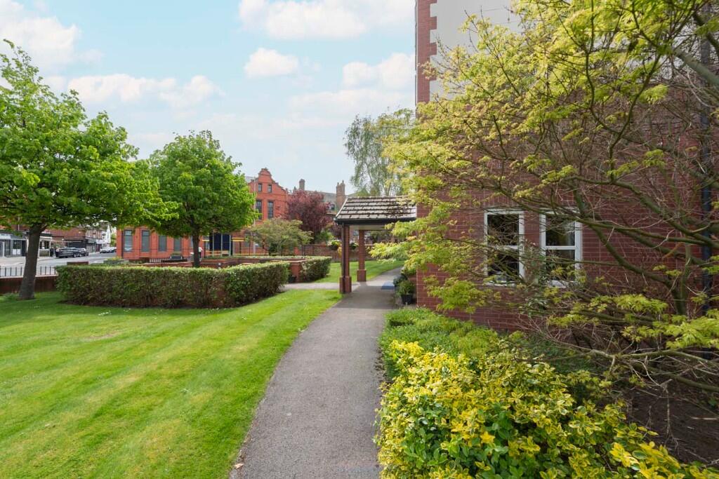 Montrose Court
