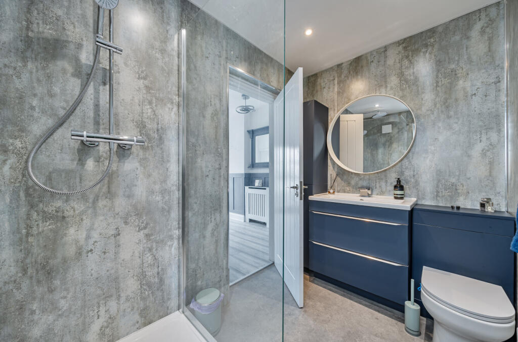 127967017683f3c95e3dbb