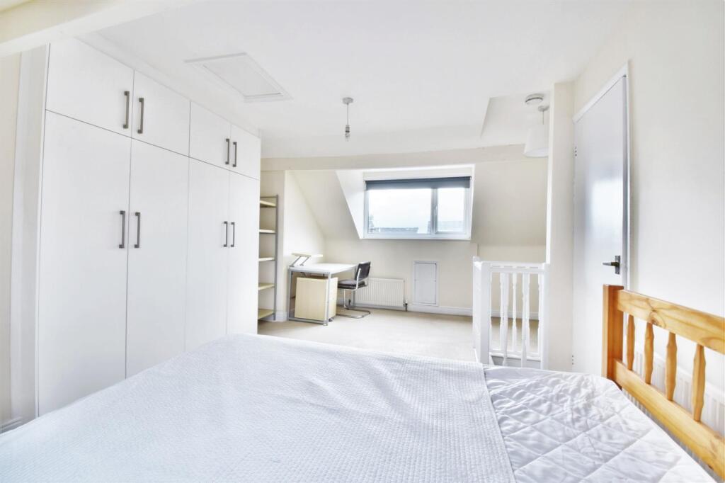 Bedroom_1(c).jpg