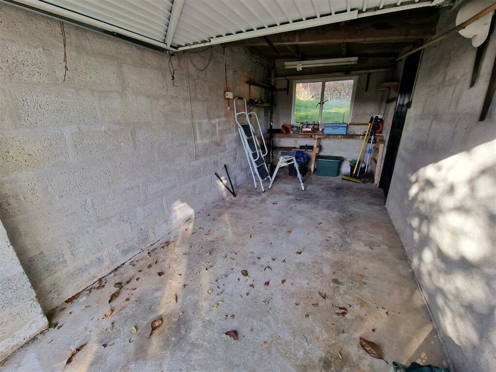 Garage.jpg