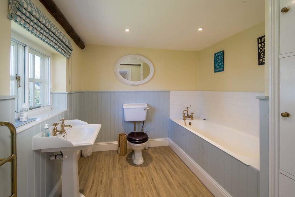 En-Suite to Bedro...