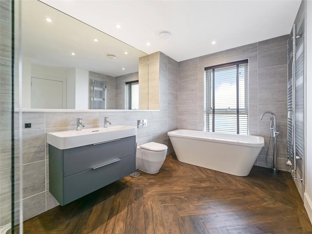 Master En-Suite