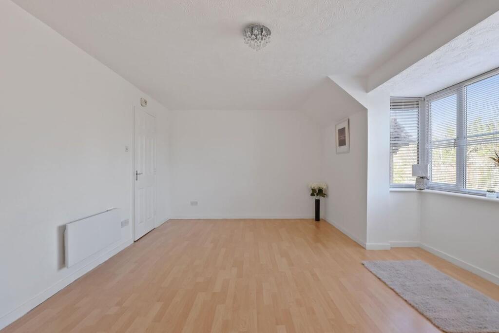 11-b83dJHPropWpen - 99 Orchard Grove - 33 (1)-medi