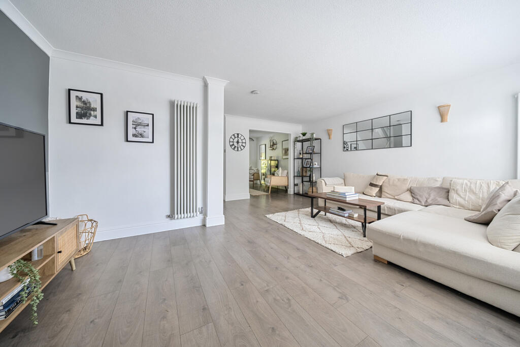 1311332-12-685a9b...