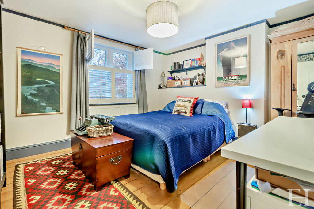 8627621-interior2...
