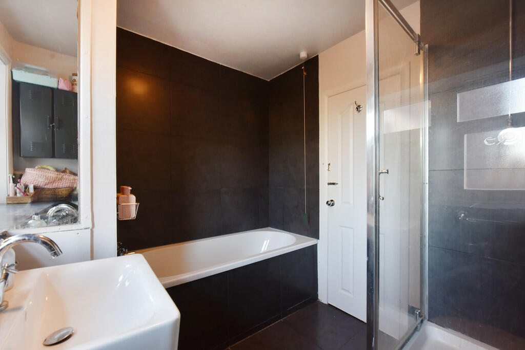 132 parkside esta...