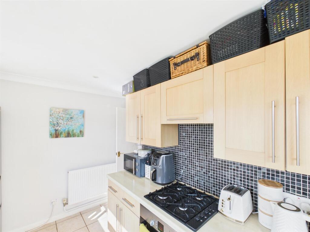 KITCHEN 3.jpg