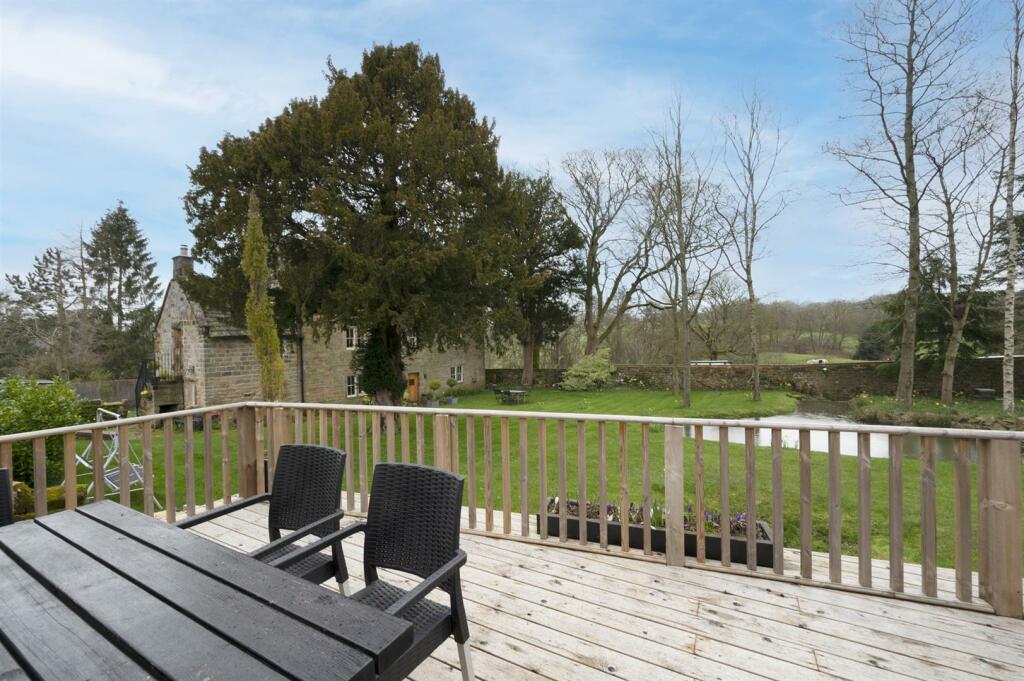 Elevated decking - view towards home.jpg