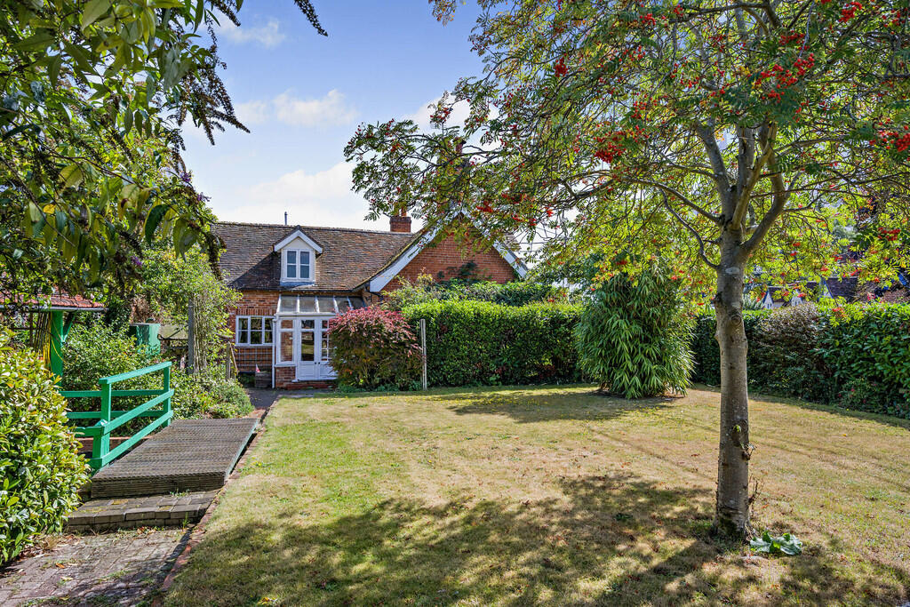 8662260-exterior0...