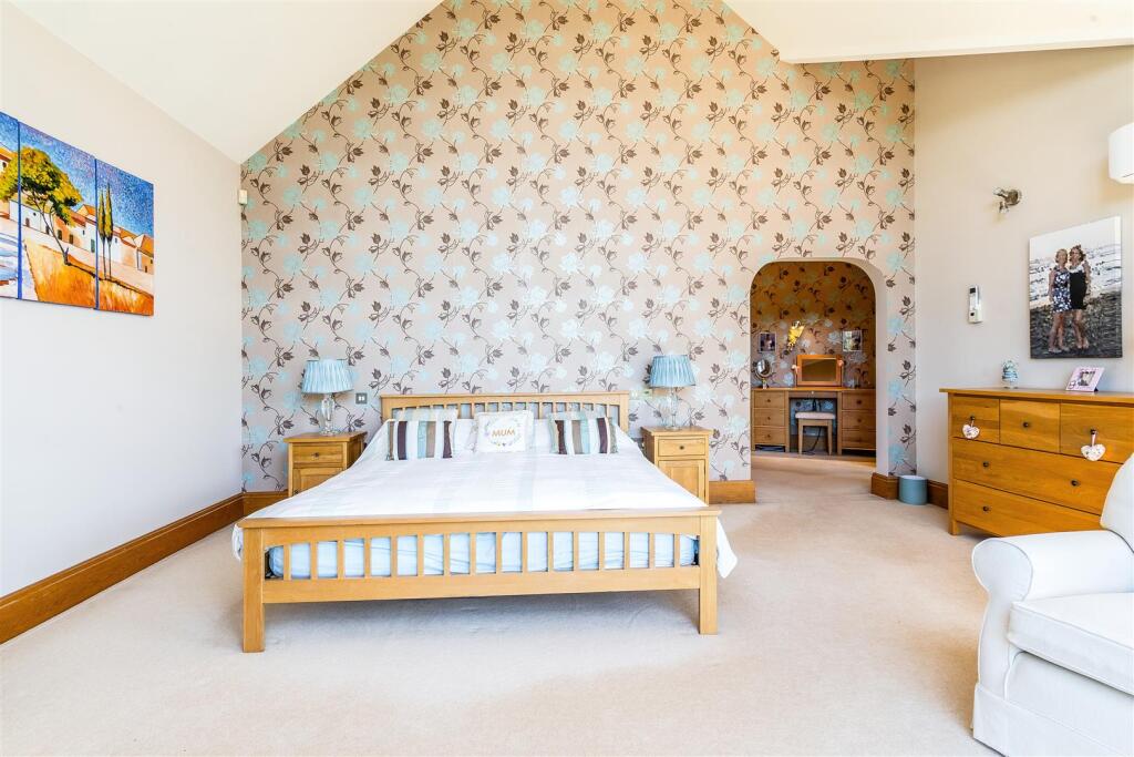 11 Brudenell Avenue 323847 (23).jpg