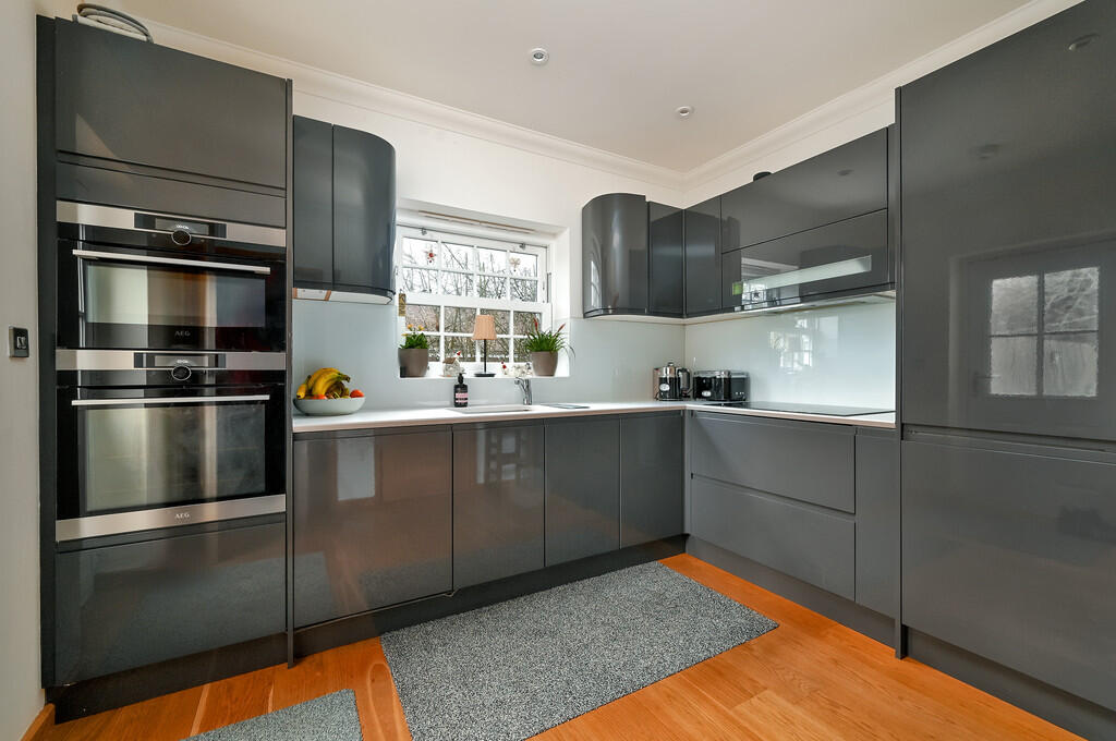 7-applegate-court...