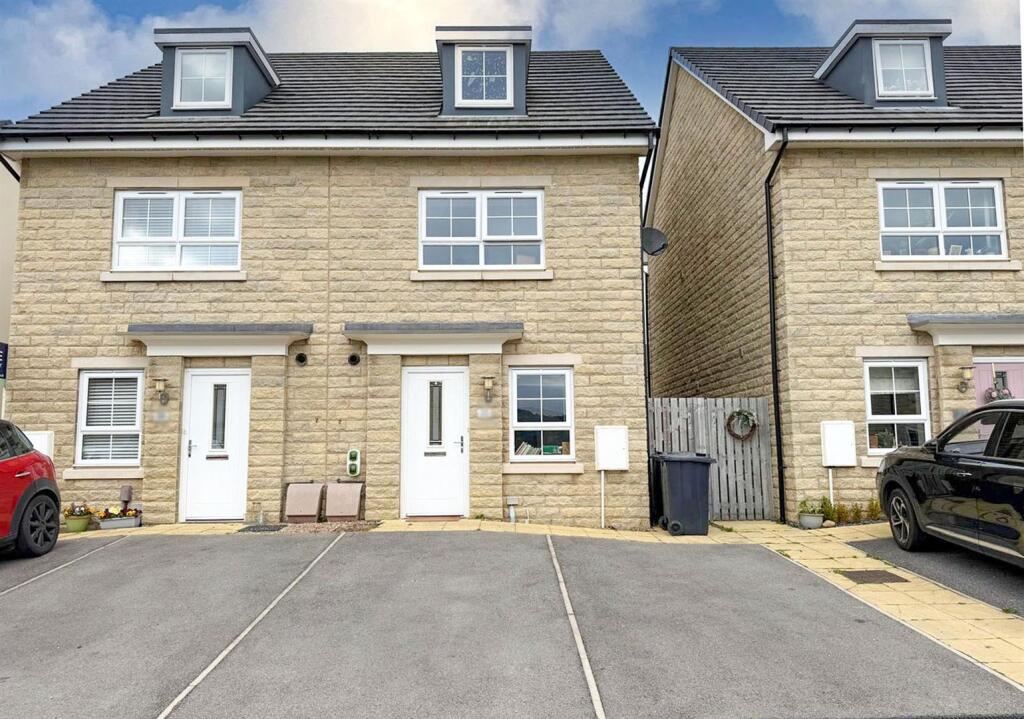 3 bed semi-detached house, Silsden 1