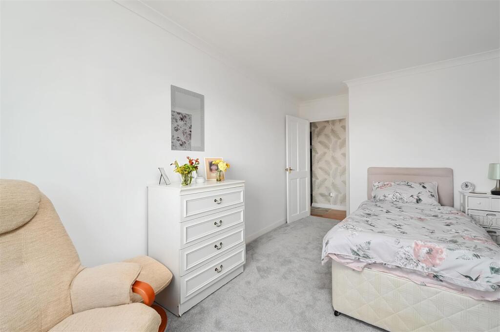 7 Birch Court Bn41 (11).jpg