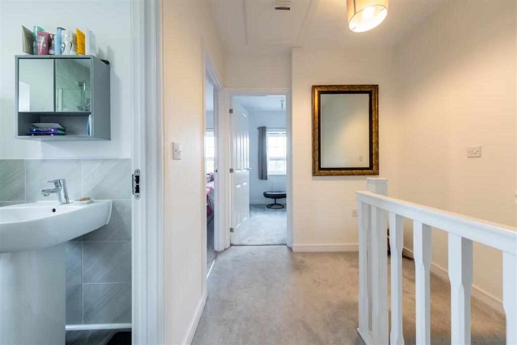 15 Hazelhurst Way-020.jpg