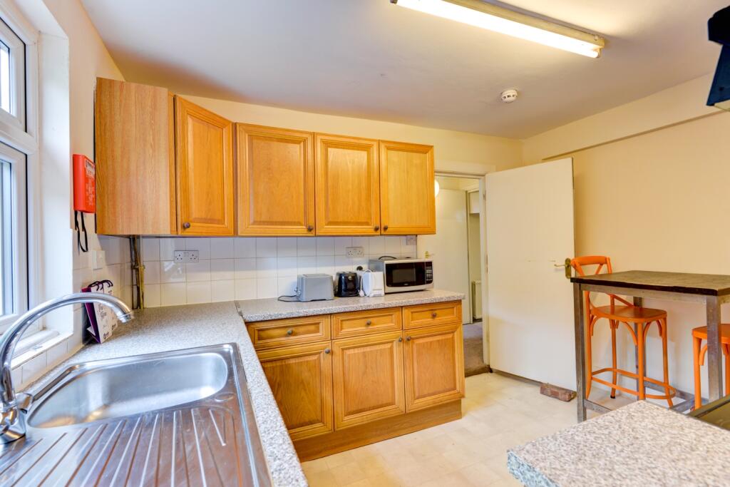 54 Argyle Road Kitchen (2)