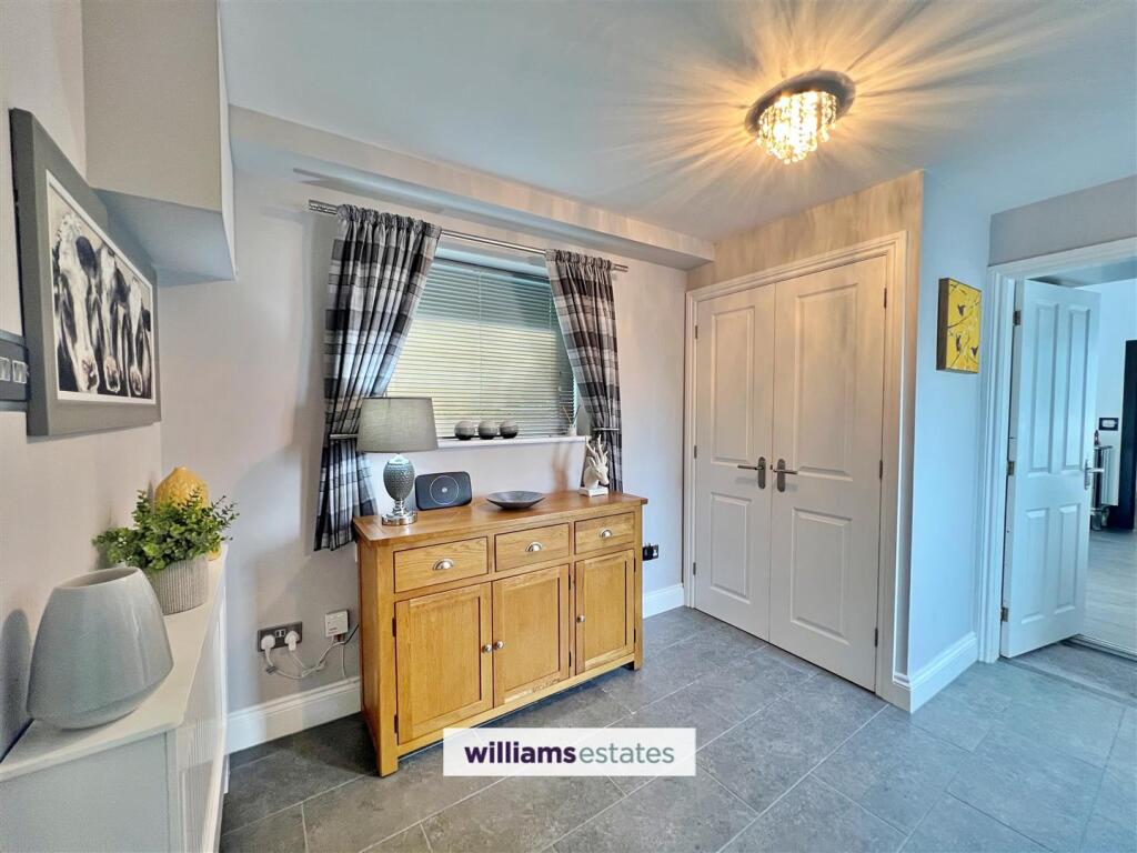 Annexe Entrance Hall