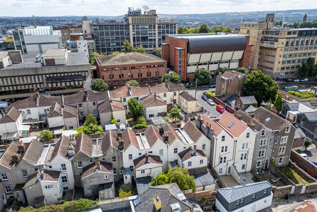 11 Osborne Villas, Kingsdown, Bristol BS2 8BP | Fr