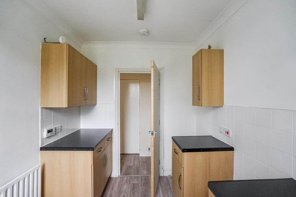 Flat C, 57 Queens Road, Tunbridge Wells, Kent TN4 9NA