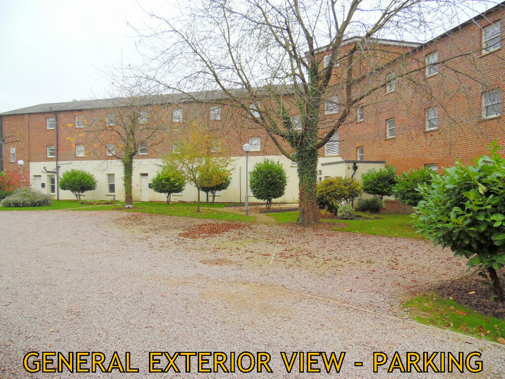 COMMUNAL GROUNDS