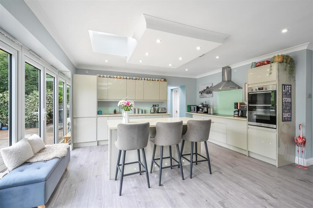 NORTH VIEW CRESCENT,  (1).jpg