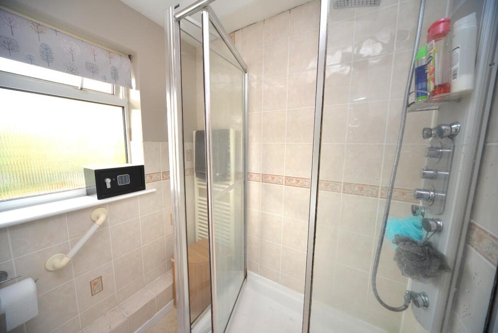 Shower room.JPG