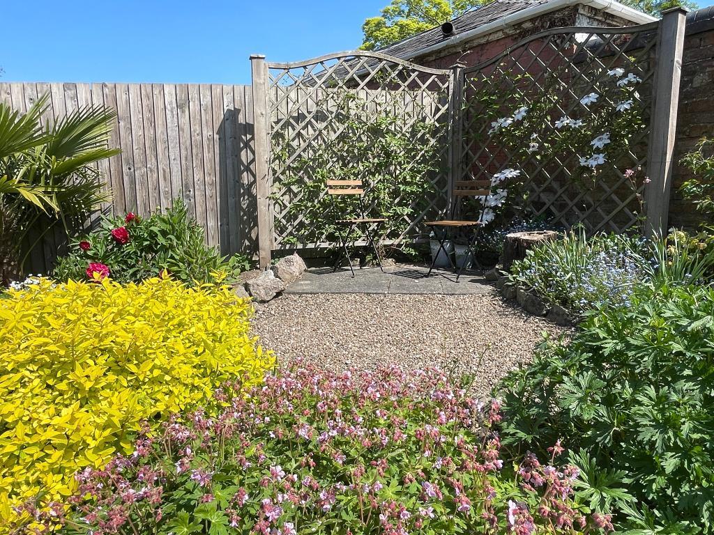 Pretty areas to enjoy the sunshine