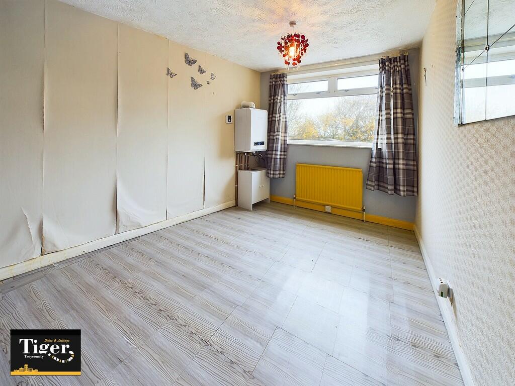 CAM02176G0-PR0395...