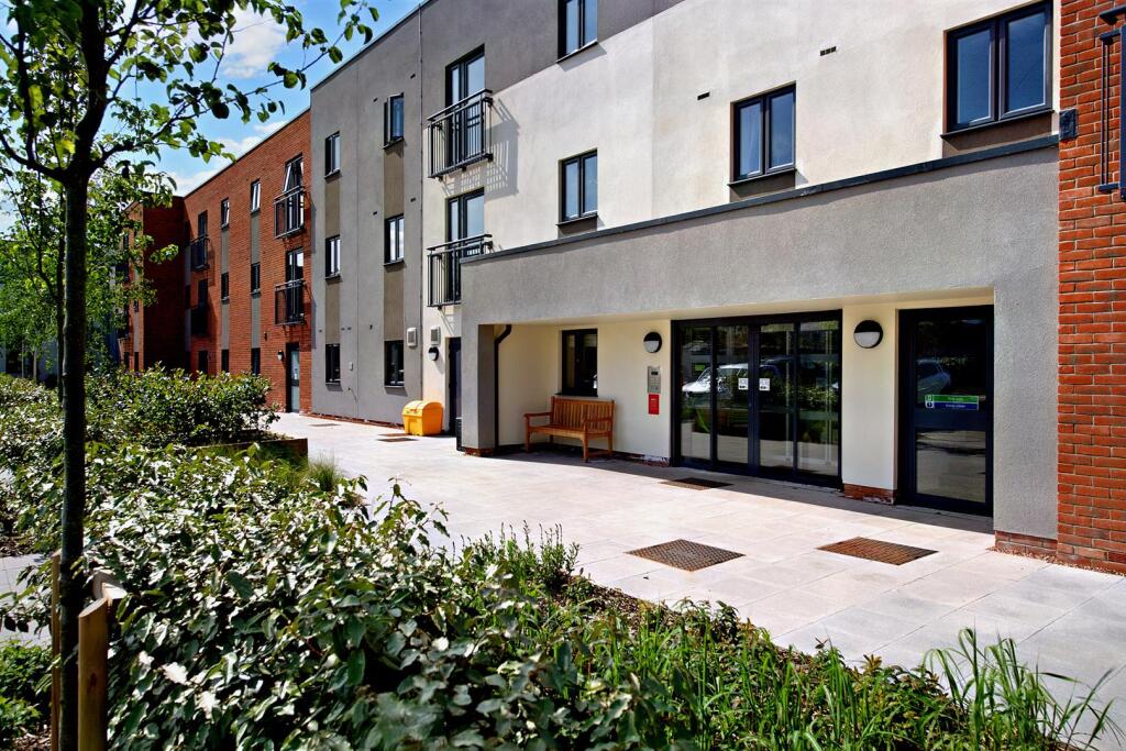 Kingfisher Court