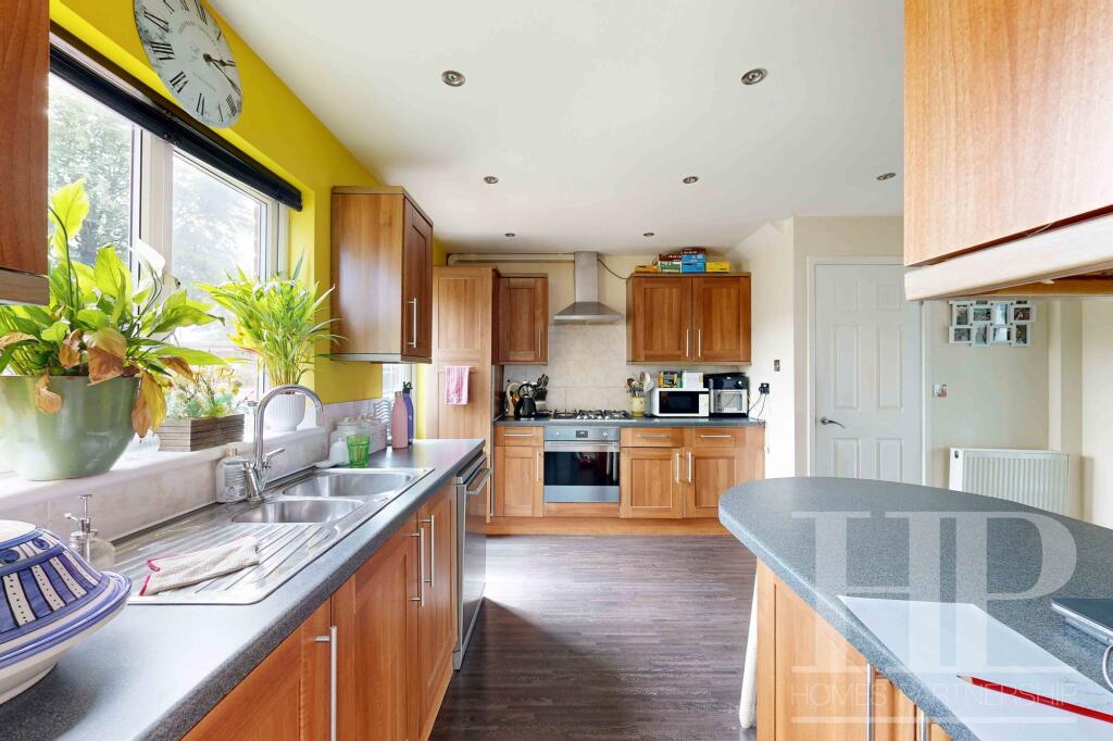 KITCHEN / BREAKFAST ROOM