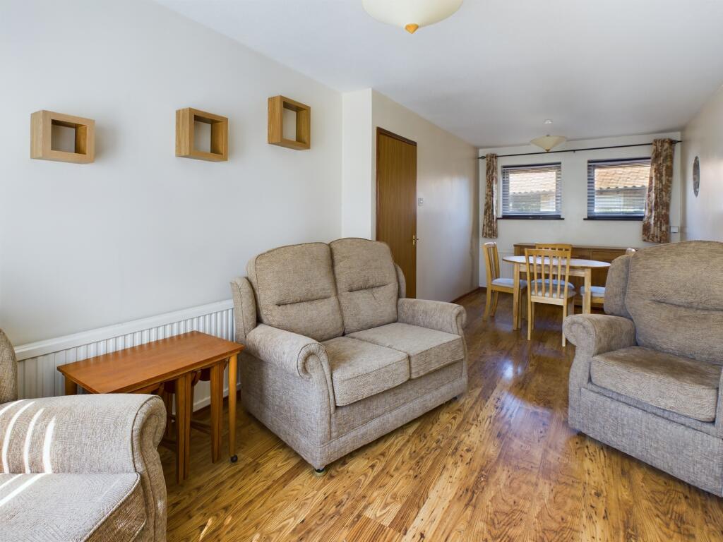 CAM02519G0-PR0153-STILL004