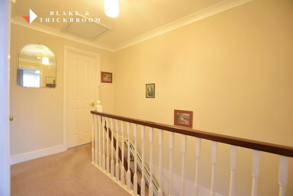 FIRST FLOOR LANDING