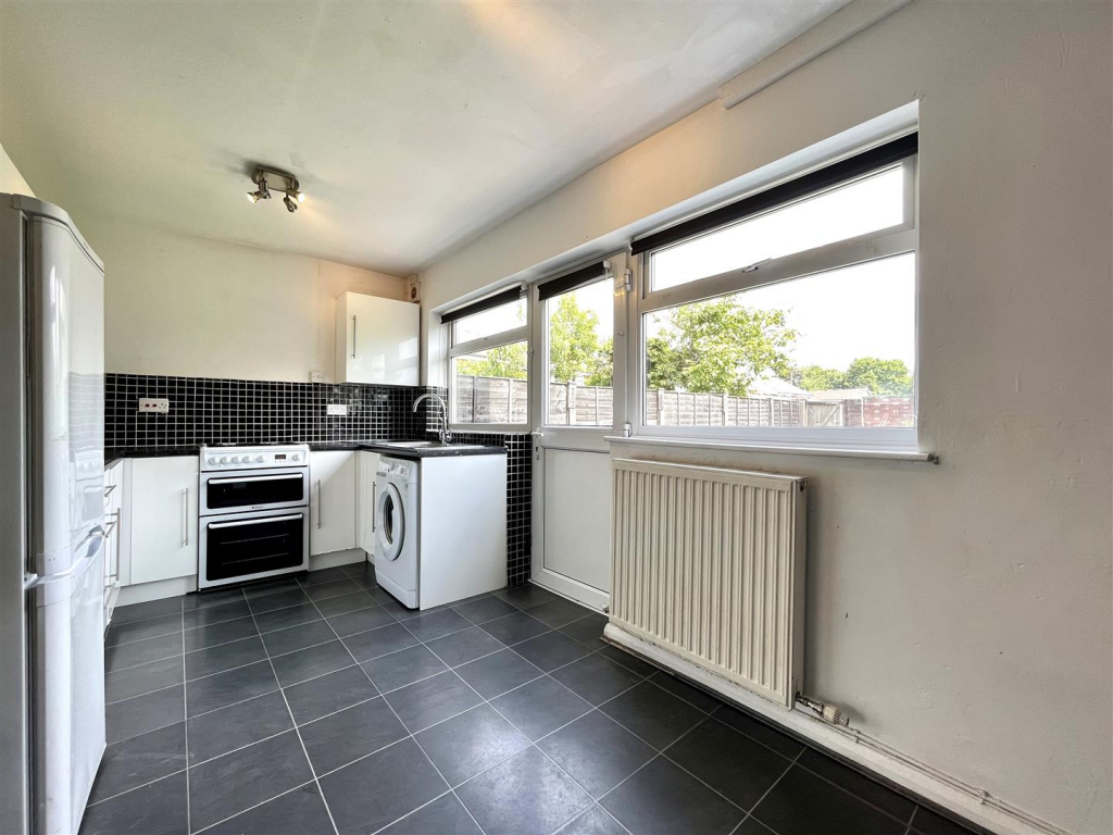 Breakfast Kitchen Aspect 2
