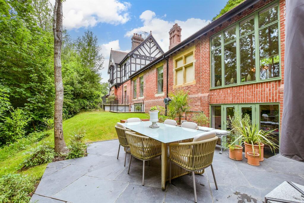 Patio / Decking
