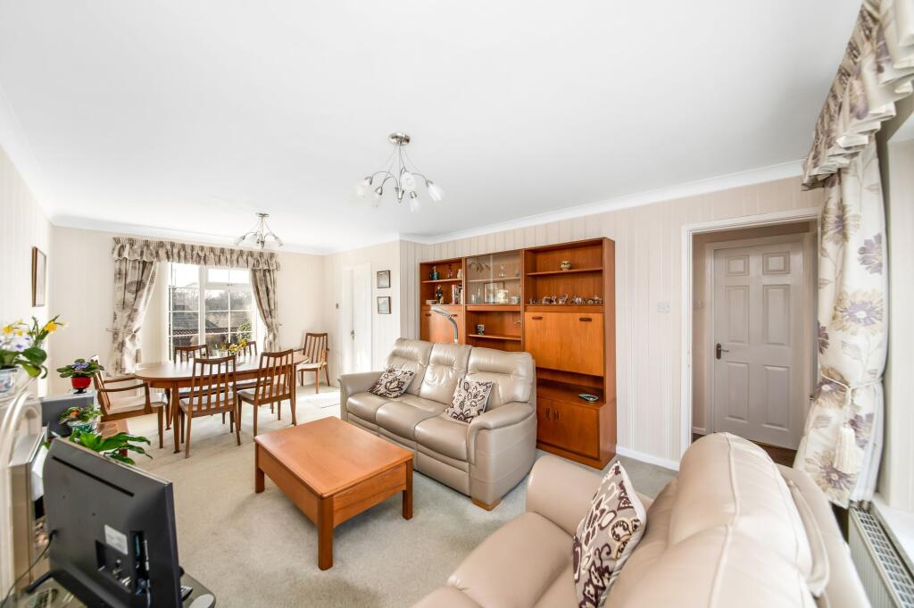 OPEN PLAN LIVING DINING ROOM